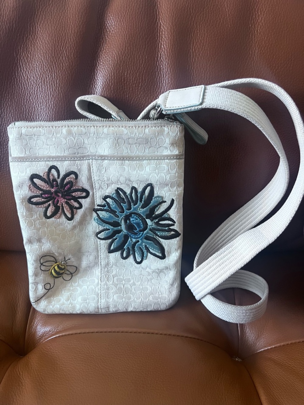 Coach mini c- RARE Floral Bee Embroidered Crossbody Bag